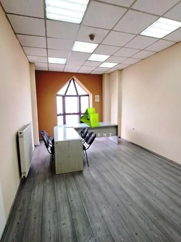 Rent, office space, 110m², Medijana, Niš