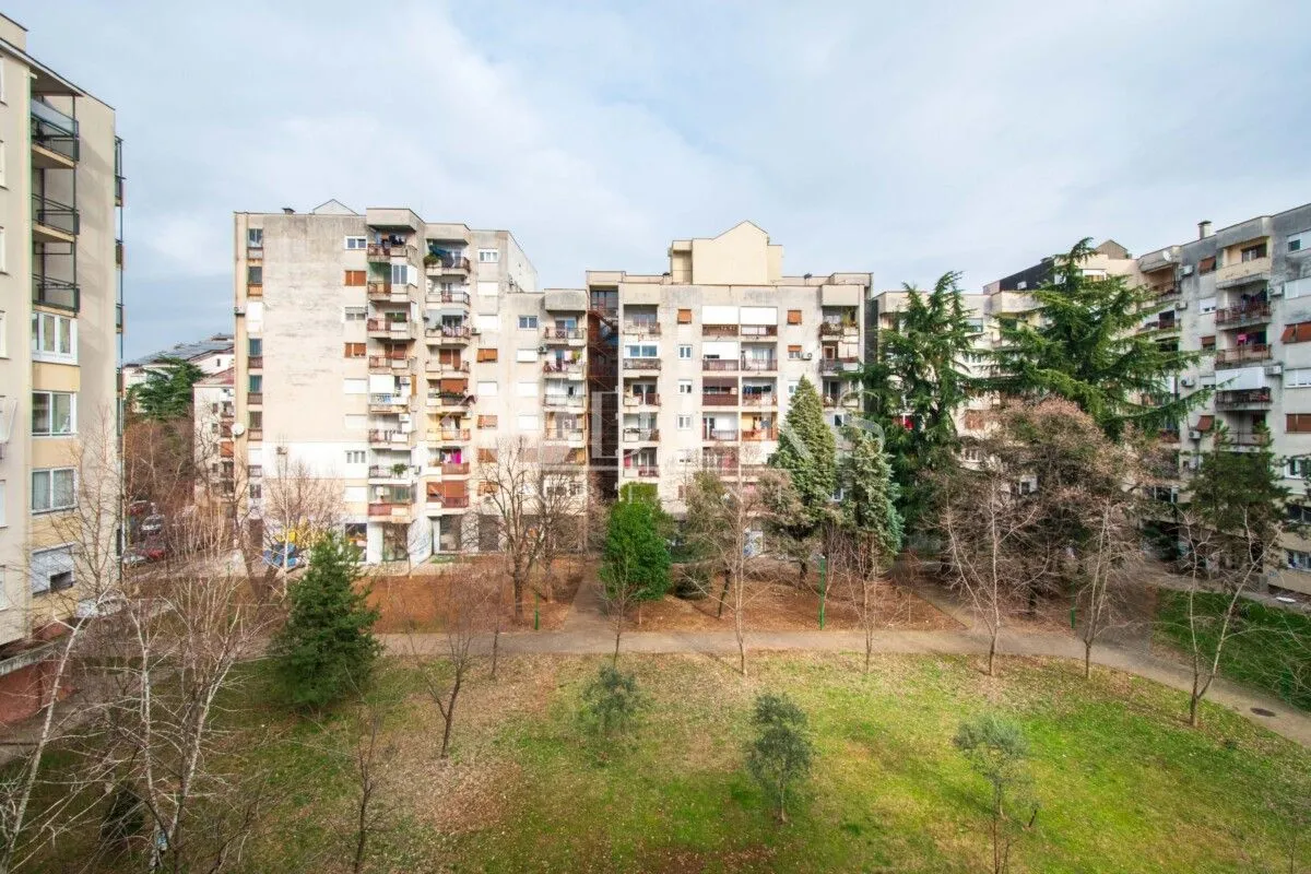 Izdavanje, jednosoban stan, 46m², Blok 6, Podgorica