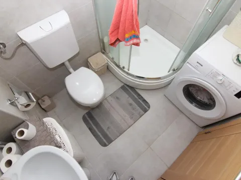 Izdavanje, jednosoban stan, 50m², Stari Aerodrom, Podgorica - image 11