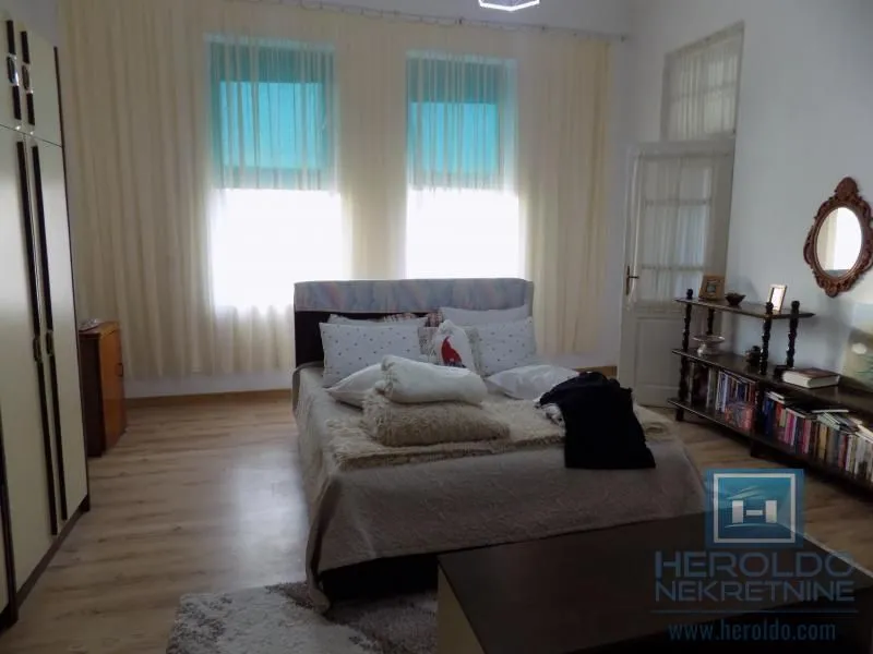 Prodaja, četvorosoban stan, 106m², Ćuprija, Srbija