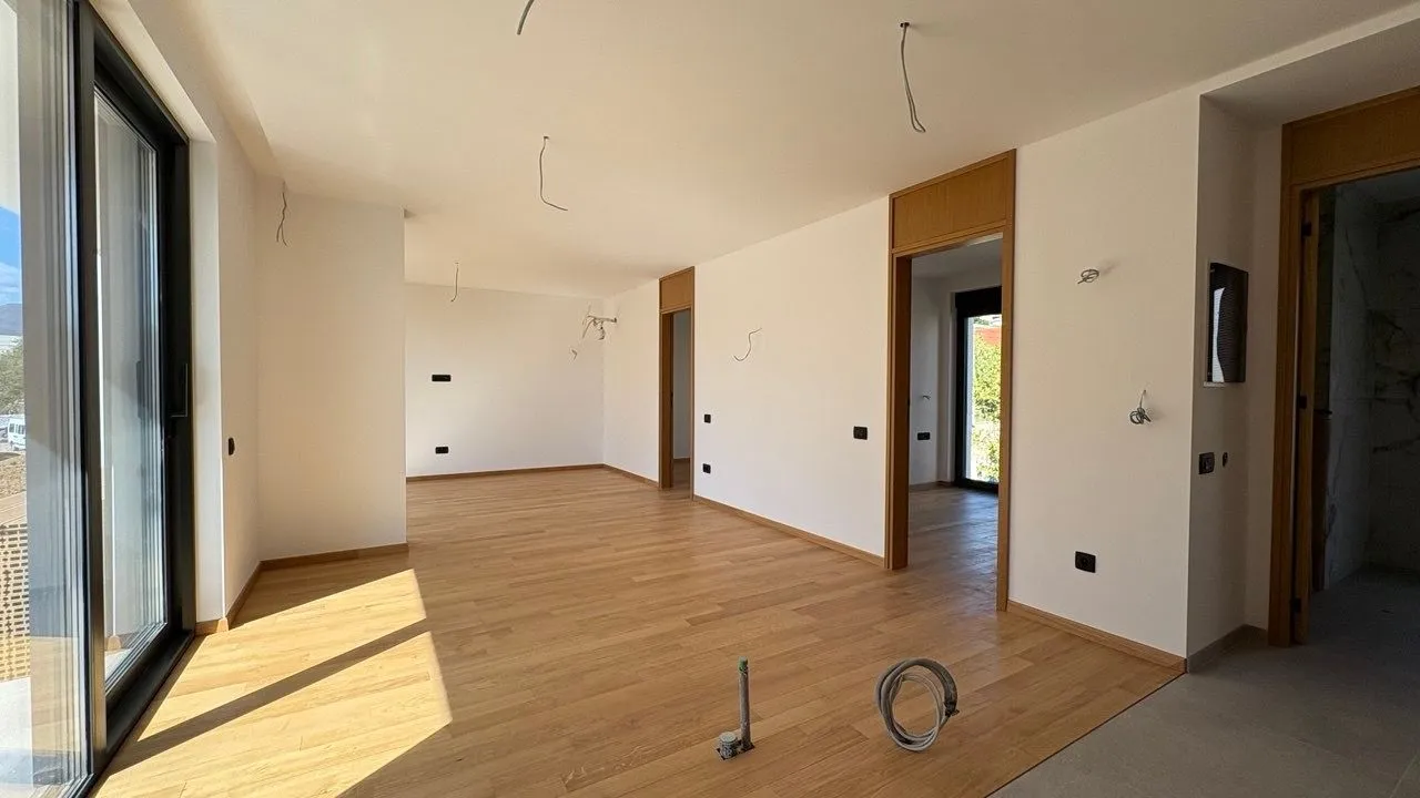 Sale, two bedroom apartment, 6177m², Tivat, Crna Gora