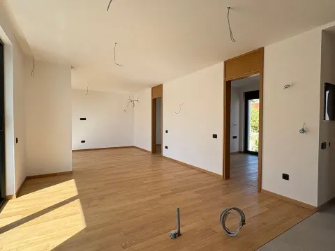 Prodaja, dvosoban stan, 6177m², Tivat, Crna Gora - image 11