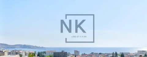 Pogled na more i grad sa nekretnine. - image 2