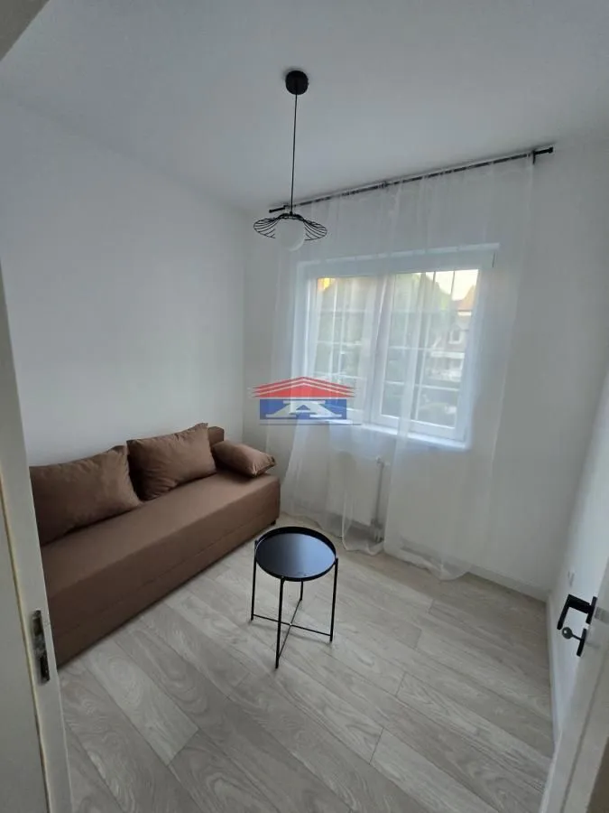 Izdavanje, četvorosoban stan, 69m², Centar, Novi Sad