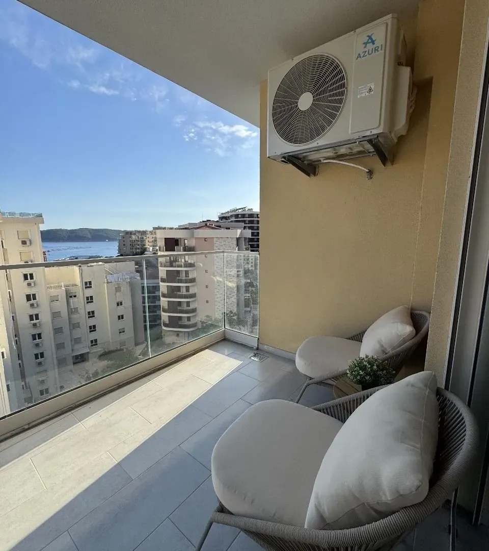 Sale, two bedroom apartment, 74m², Bečići, Budva
