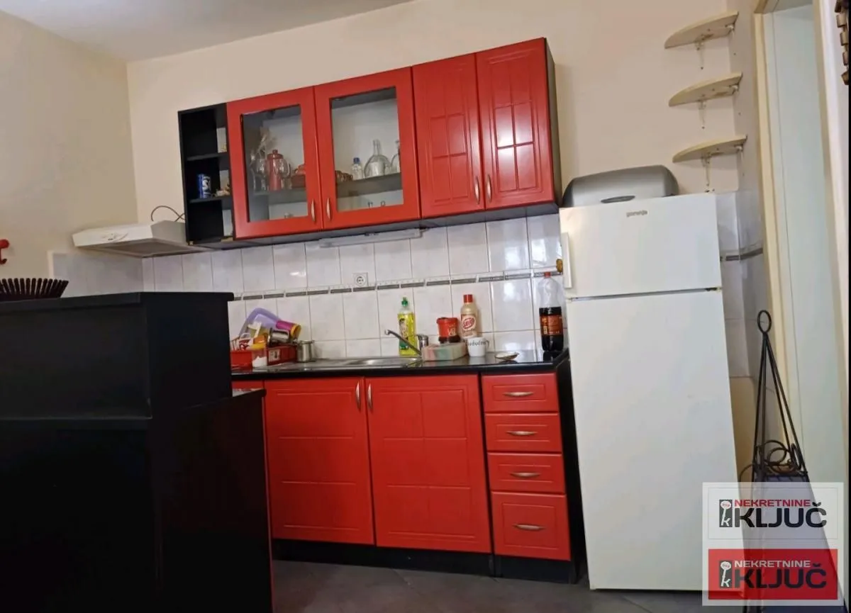 Izdavanje, jednosoban stan, 40m², Grbavica, Novi Sad Sve Podlokacije