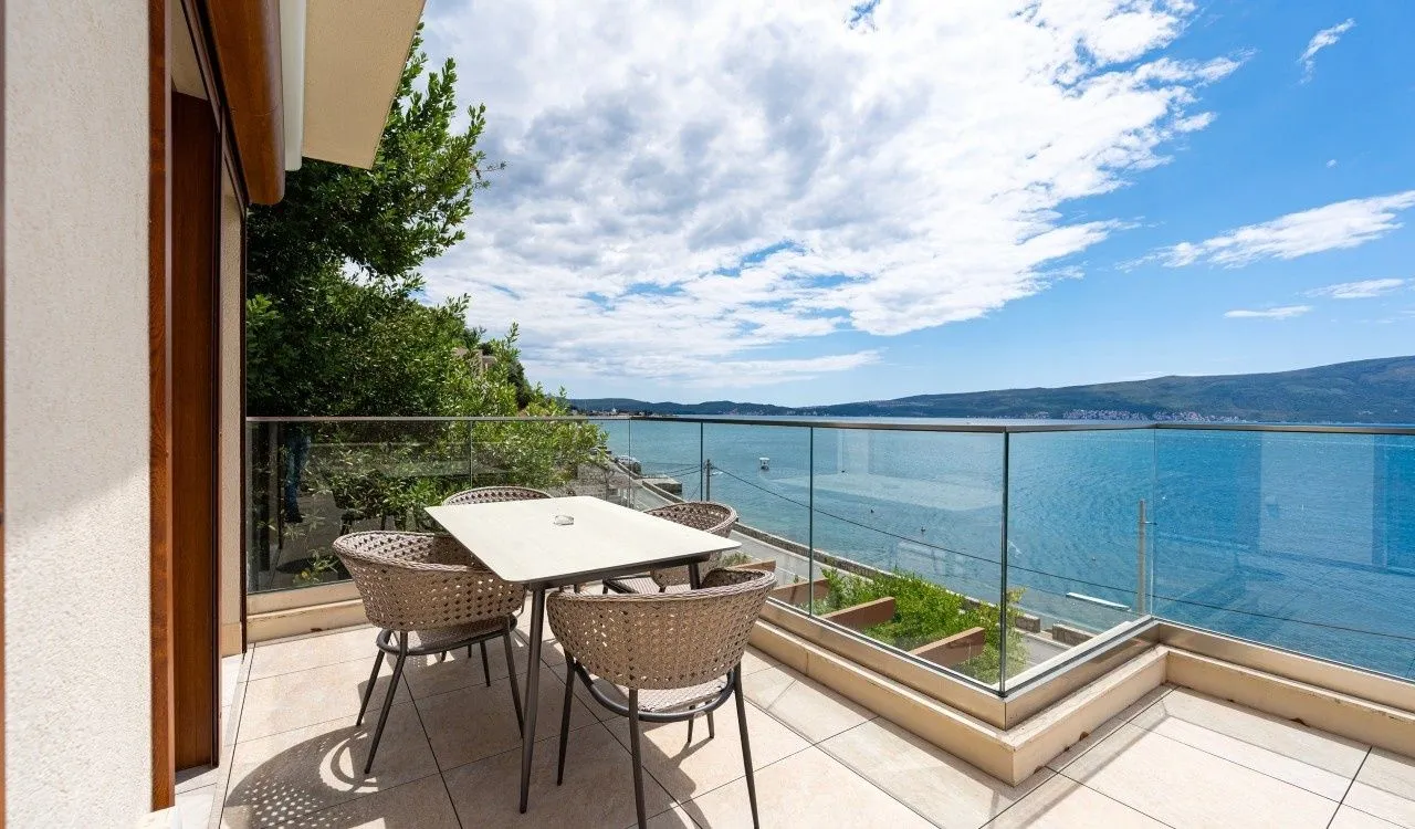 Prodaja, dvosoban stan, 67m², Opatovo, Tivat