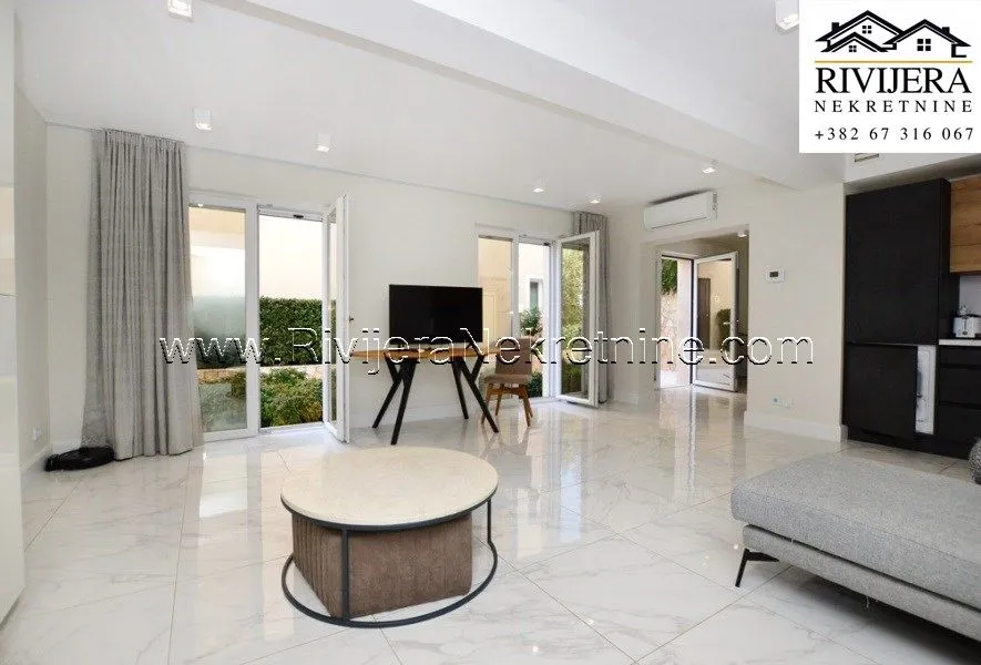 Sale, two bedroom apartment, 74m², Đenovići, Herceg Novi