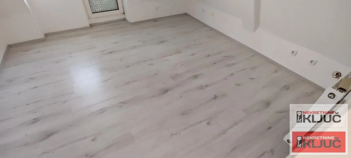 Izdavanje, jednosoban stan, 33m², Socijalno, Novi Sad Sve Podlokacije