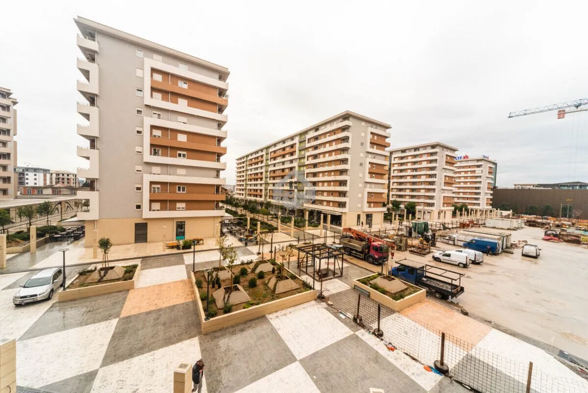 Izdavanje, poslovni prostor, 43m², Central Point, Podgorica