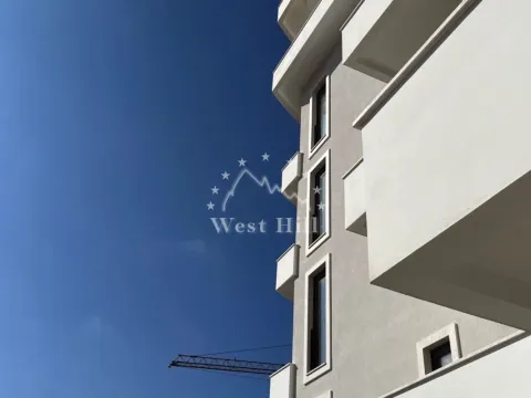 Sale, one bedroom apartment, 27m², Bečići, Budva - image 2