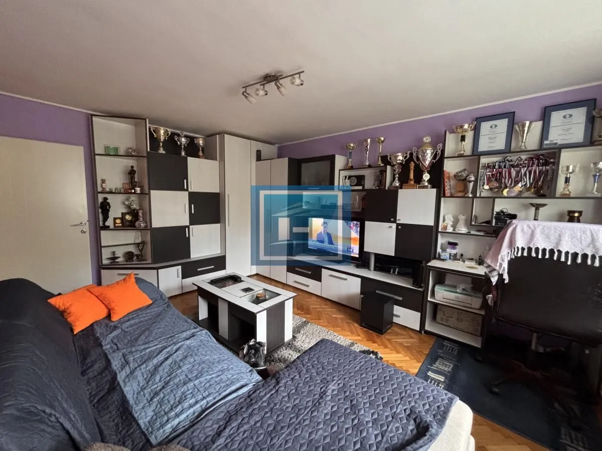 Prodaja, trosoban stan, 73m², Centar, Jagodina