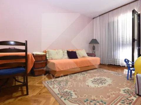 Prodaja, kuća, 260m², Stari Aerodrom, Podgorica - image 15