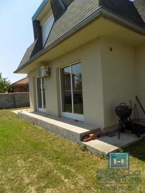 Prodaja, kuća, 327m², Ćuprija, Srbija