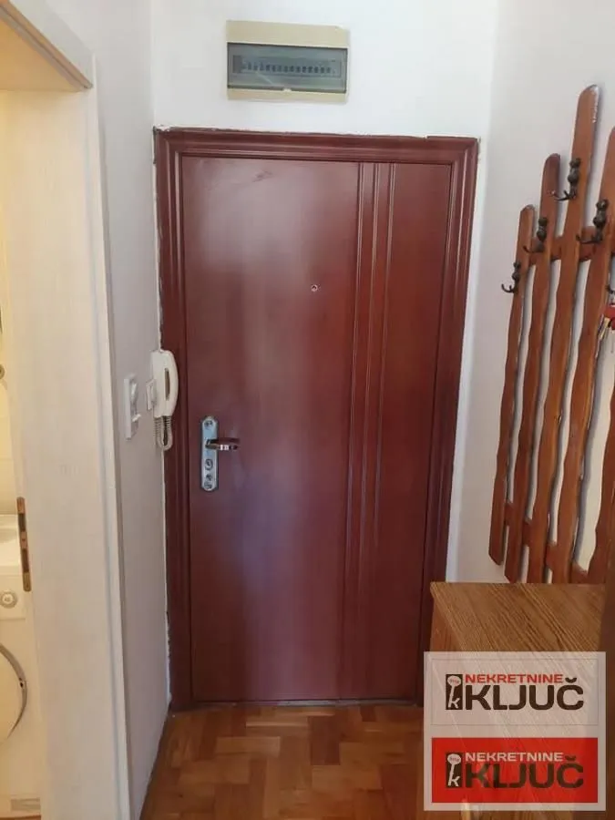Izdavanje, garsonjera, 30m², Sajmište, Novi Sad