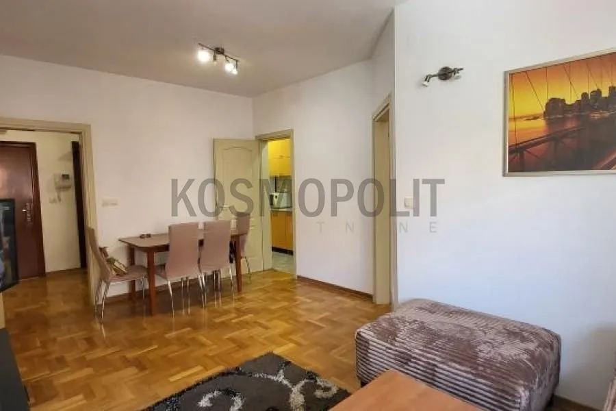 Sale, three bedroom apartment, 60m², Južni Bulevar, Vračar Sve Podlokacije