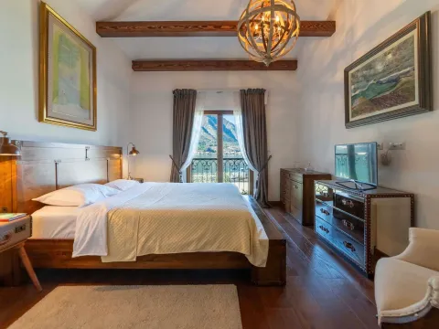 Prodaja, kuća, 193m², Dobrota, Kotor - image 14