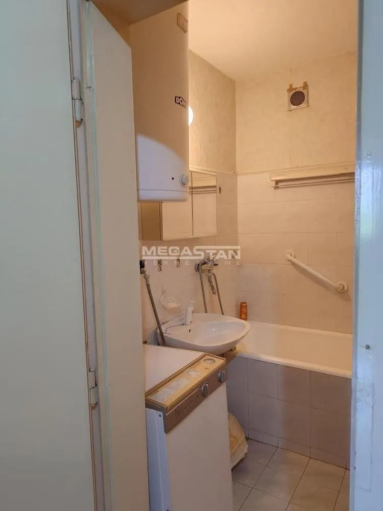 Sale, three bedroom apartment, 93m², Novi Beograd Blok 28, Novi Beograd Sve Podlokacije