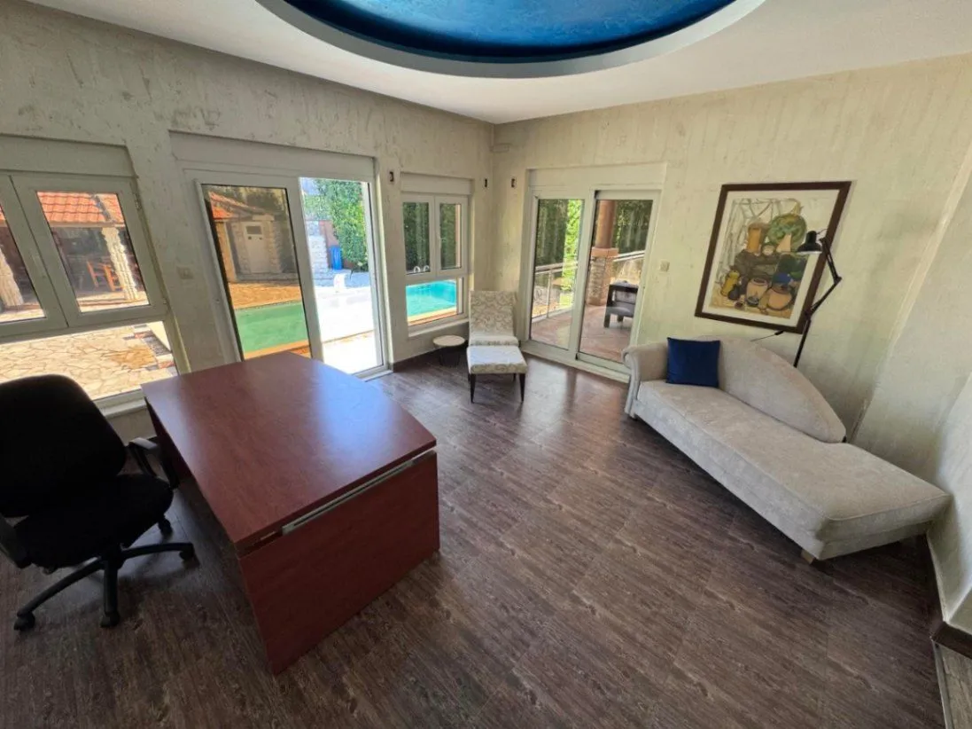 Izdavanje, kuća, 330m², Zeta, Podgorica