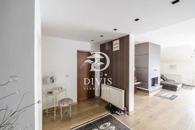 Izdavanje, stan, 153m², Fon (Fon - Bilećka), Voždovac Sve Podlokacije