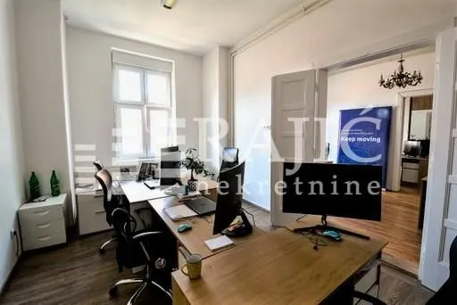 Izdavanje, četvorosoban stan, 125m², Stari Grad, Beograd