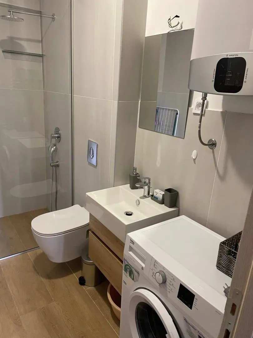 Izdavanje, jednosoban stan, 63m², Pržno, Budva