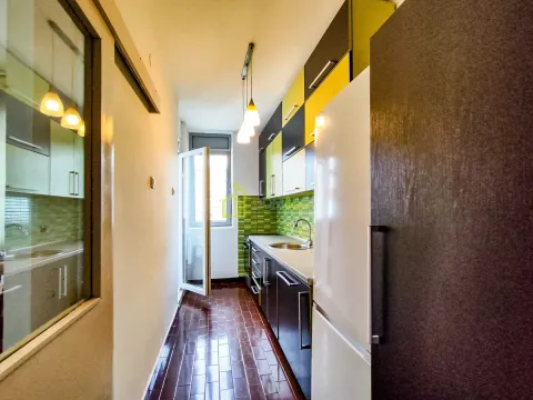 Izdavanje, četvorosoban stan, 95m², Blok 6, Podgorica - image 10