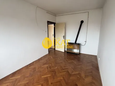 Prodaja, trosoban stan, 65m², Centar, Inđija - image 2