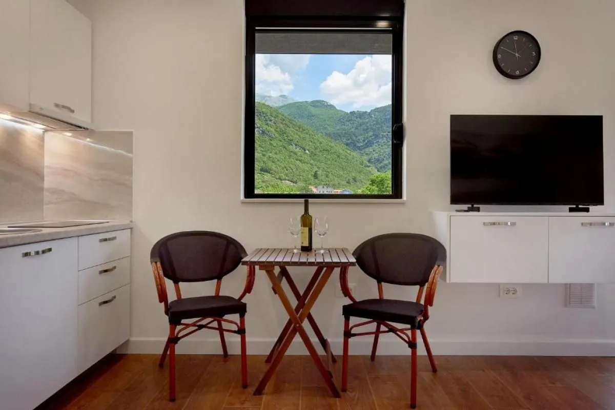 Sale, office space, 382m², Kotor, Crna Gora