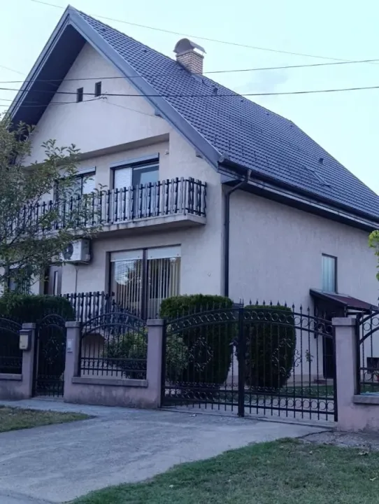 Prodaja, kuća, 333m², Veternik, Novi Sad Sve Podlokacije
