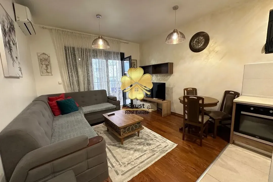 Izdavanje, dvosoban stan, 60m², Ljubović, Podgorica