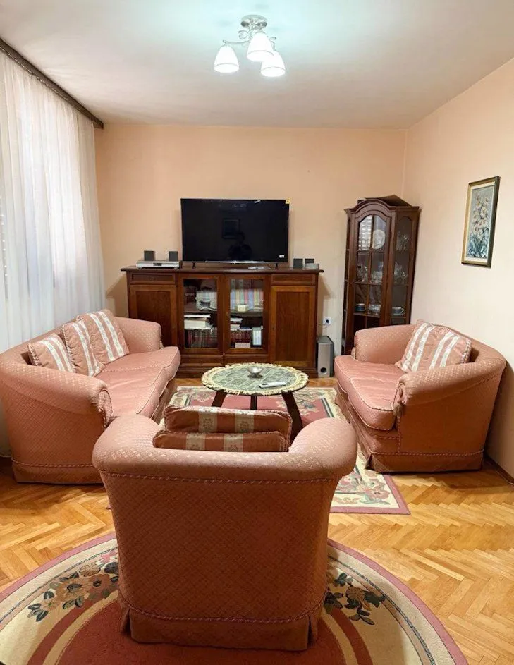 Izdavanje, kuća, 200m², Zagorič, Podgorica