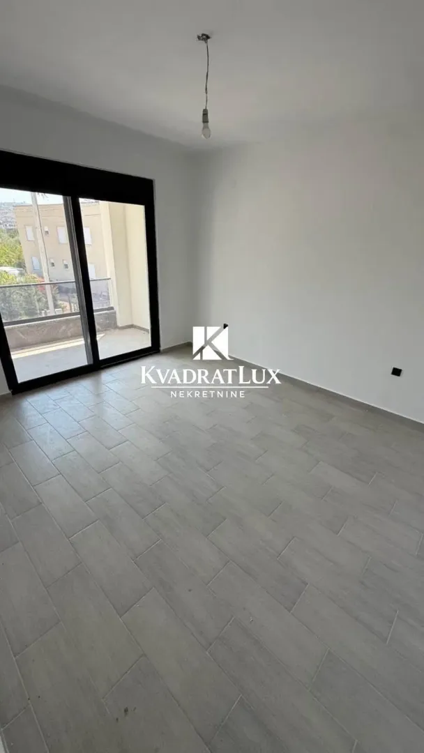 Sale, house, 245m², Tomba, Bar