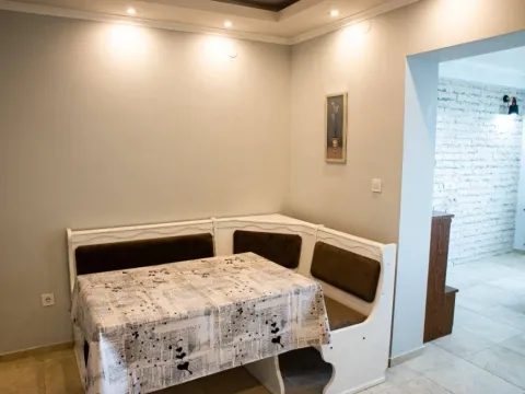 Izdavanje, trosoban stan, 90m², Srbina, Herceg Novi - image 8
