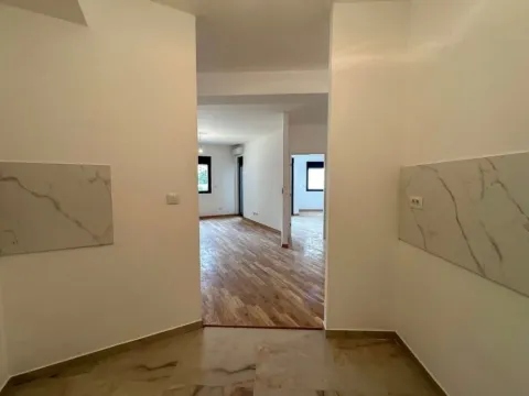 Prodaja, jednosoban stan, 57m², City Kej, Podgorica - image 7