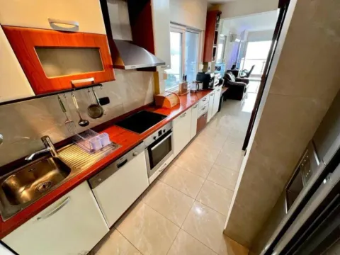 Stan-na-dan, trosoban stan, 185m², Bečići, Budva - image 4