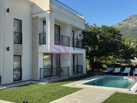 Sale, house, 290m², Tivat, Crna Gora - image 10