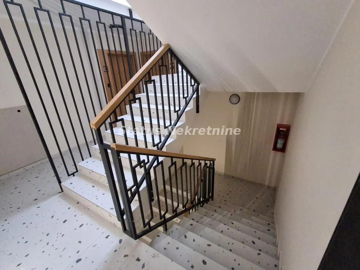 Prodaja, četvorosoban stan, 100m², Podbara, Novi Sad Sve Podlokacije