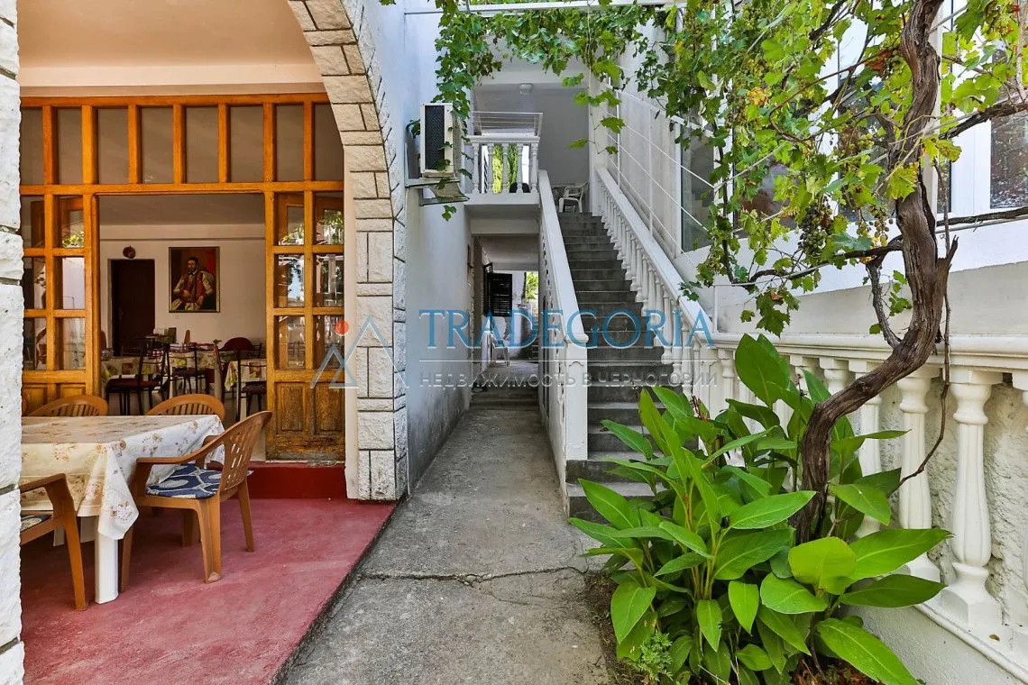 Prodaja, stan, 360m², Sutomore, Bar