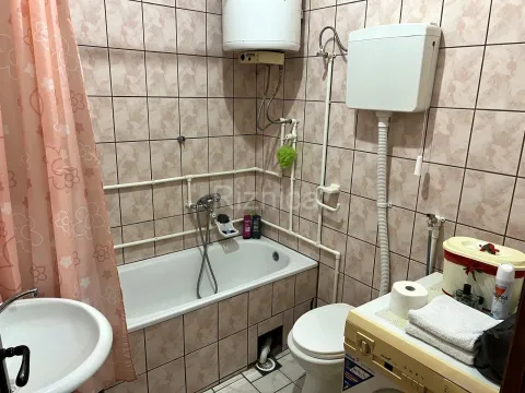 Sale, house, 306m², Niš, Srbija - image 3