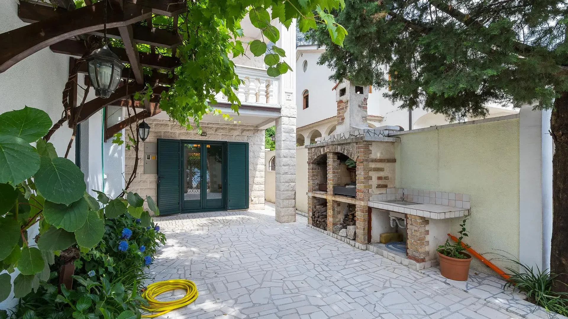 Sale, house, 365m², Dobrota, Kotor