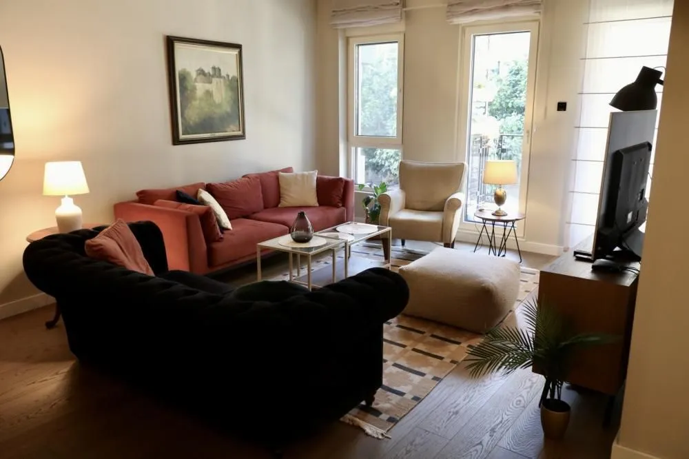 Rent, three bedroom apartment, 100m², Kalenić Pijaca, Vračar Sve Podlokacije