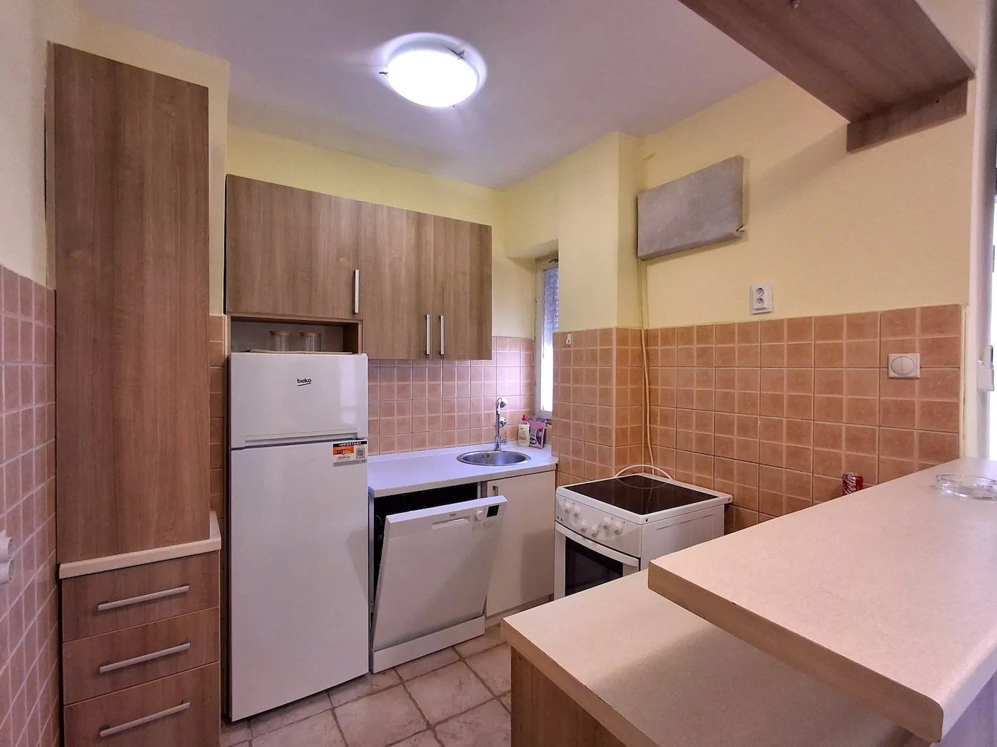 Izdavanje, jednosoban stan, 58m², Blok 6, Podgorica