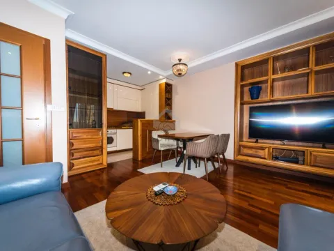 Izdavanje, dvosoban stan, 70m², City Kvart, Podgorica - image 2