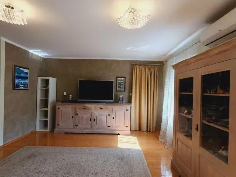 Prodaja, četvorosoban stan, 180m², Podmaine, Budva - image 4