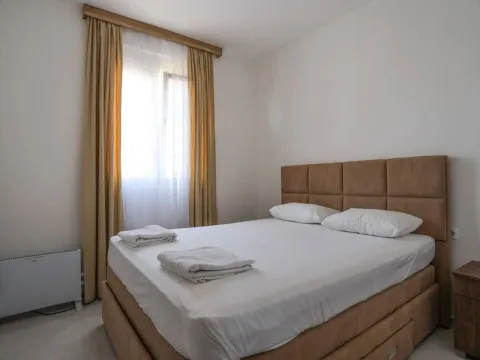 Rent, one bedroom apartment, 42m², Bečići, Budva - image 6