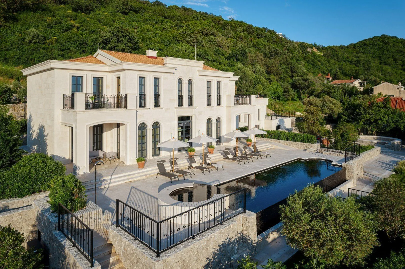 Izdavanje, kuća, 570m², Prijevor, Budva