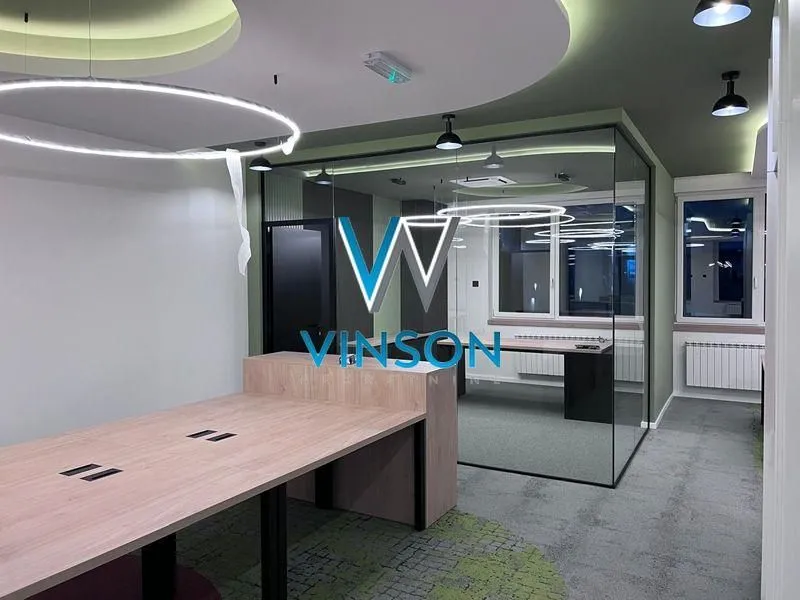 Izdavanje, poslovni prostor, 289m², Bulevar Evrope, Novi Sad Sve Podlokacije