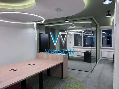 Izdavanje, poslovni prostor, 289m², Bulevar Evrope, Novi Sad Sve Podlokacije