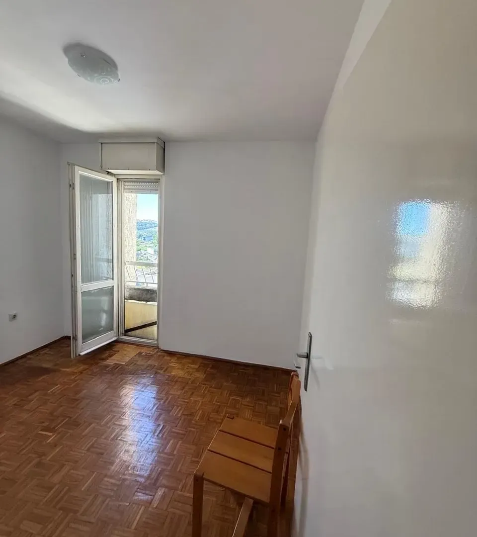 Prodaja, dvosoban stan, 66m², Centar, Bar